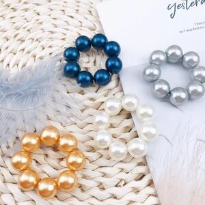4pc Big faux Pearls hair tie in 4 colors.NWT